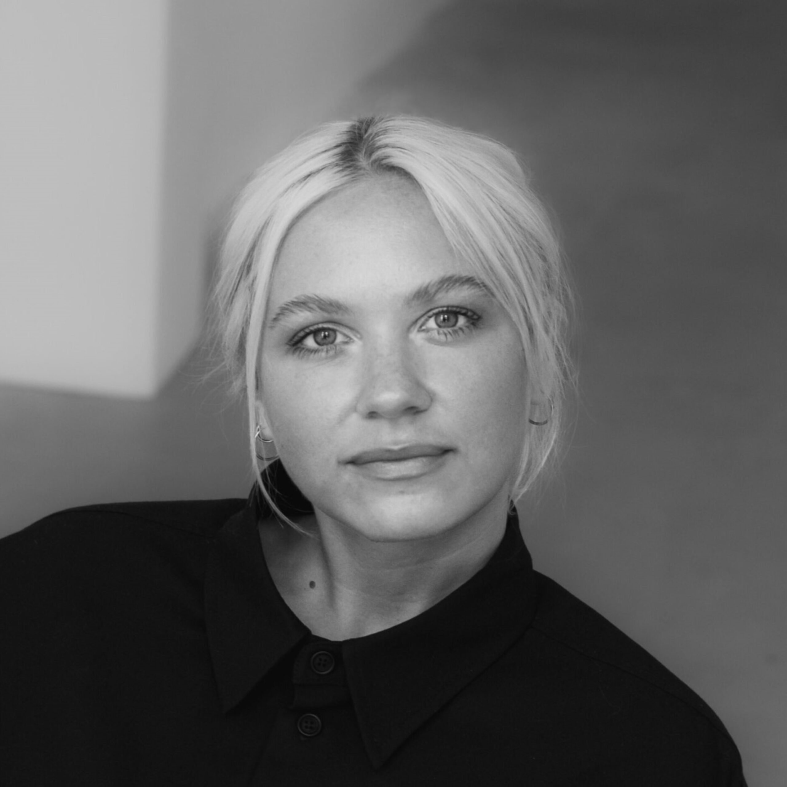 about-artist-ju-schnee-galerie-dumas-linz