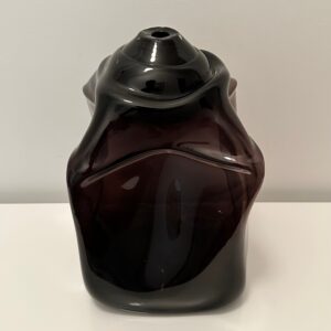 verena-schatz-black-cuboid-3-galerie-dumas-linz